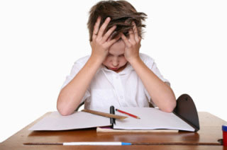 nen-estudiant-baix-rendiment-escolar-focus-piera