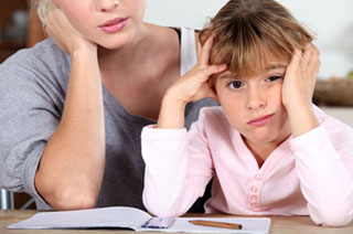 nena-problemes-aprenentatge-infantil-pediatria-optica-focus-piera